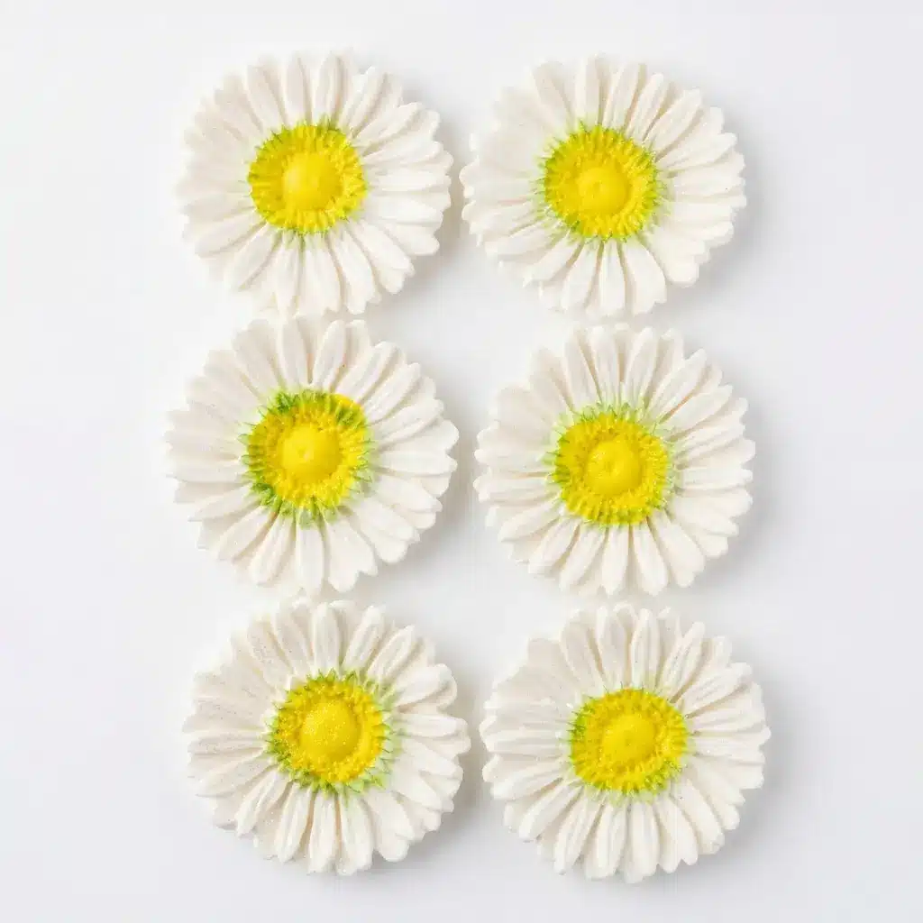 Margaritas blancas y amarillas decorativas para repostería